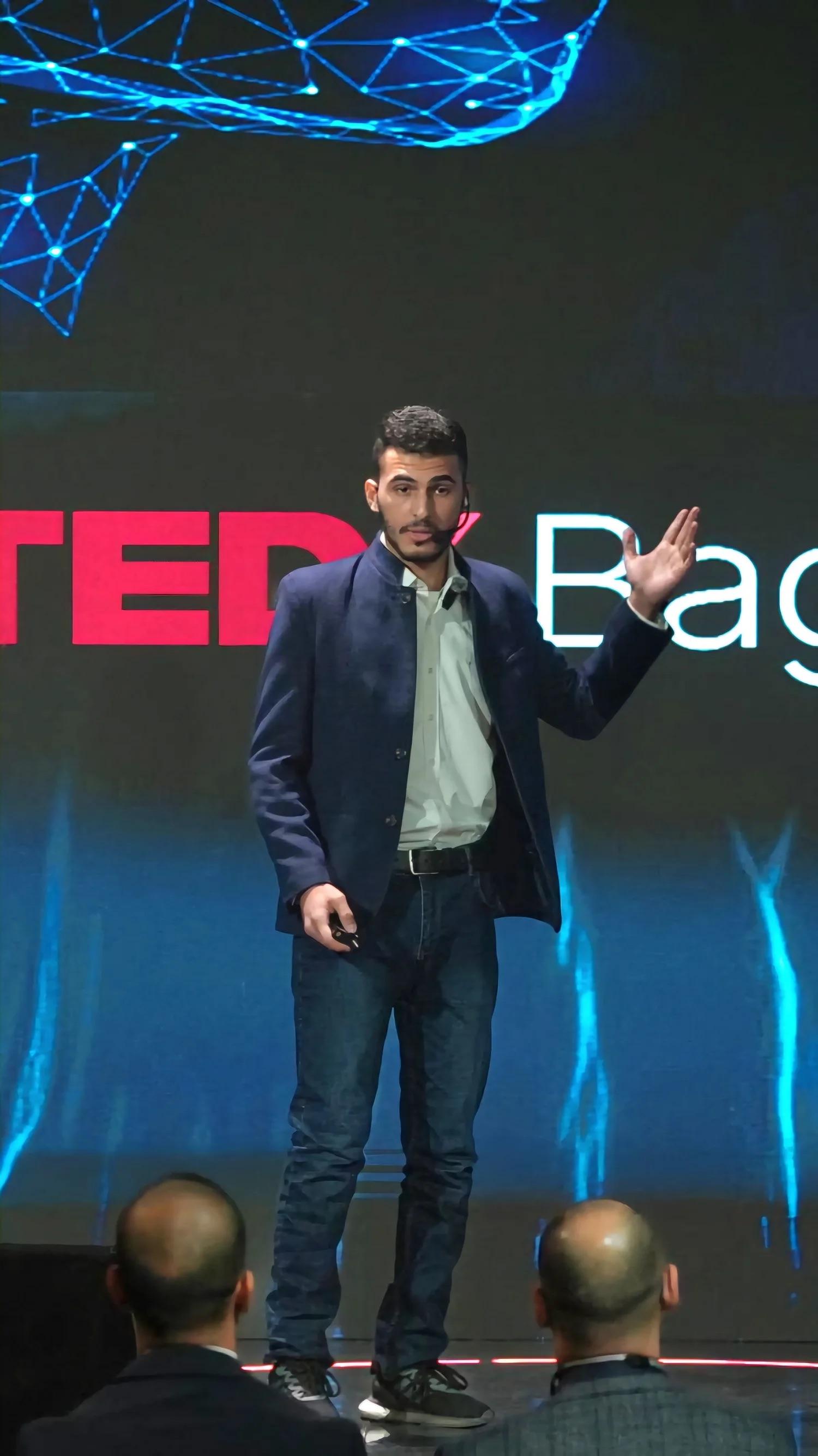 Hussein Mohammed speaking at TEDxBaghdad